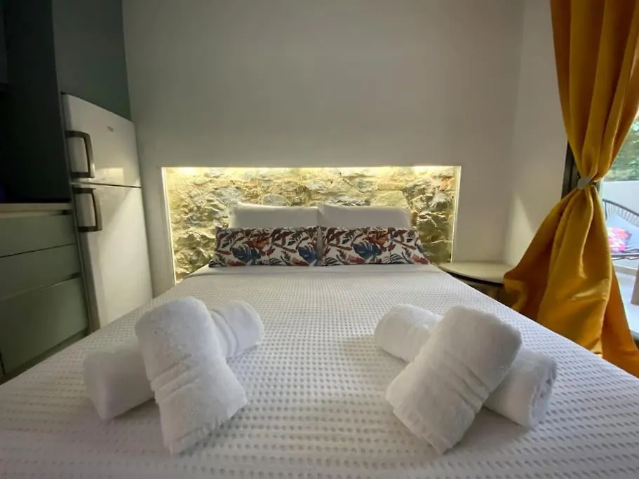 Apartament Crystal Studio-Downtown Escape-Navarinou Square Saloniki